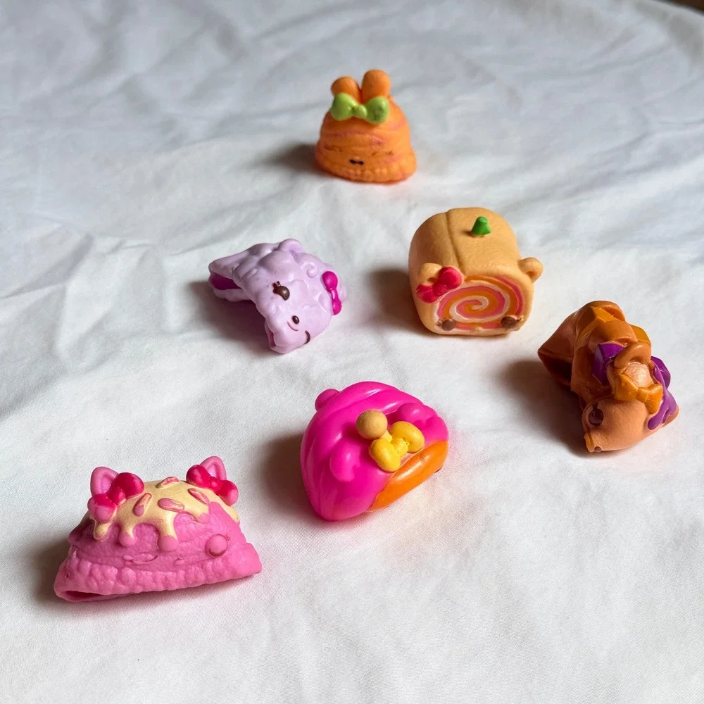 Num Noms Lot of 8 Mixed Plastic Cover Caps Multiple Series 2 Bases Mini Toys